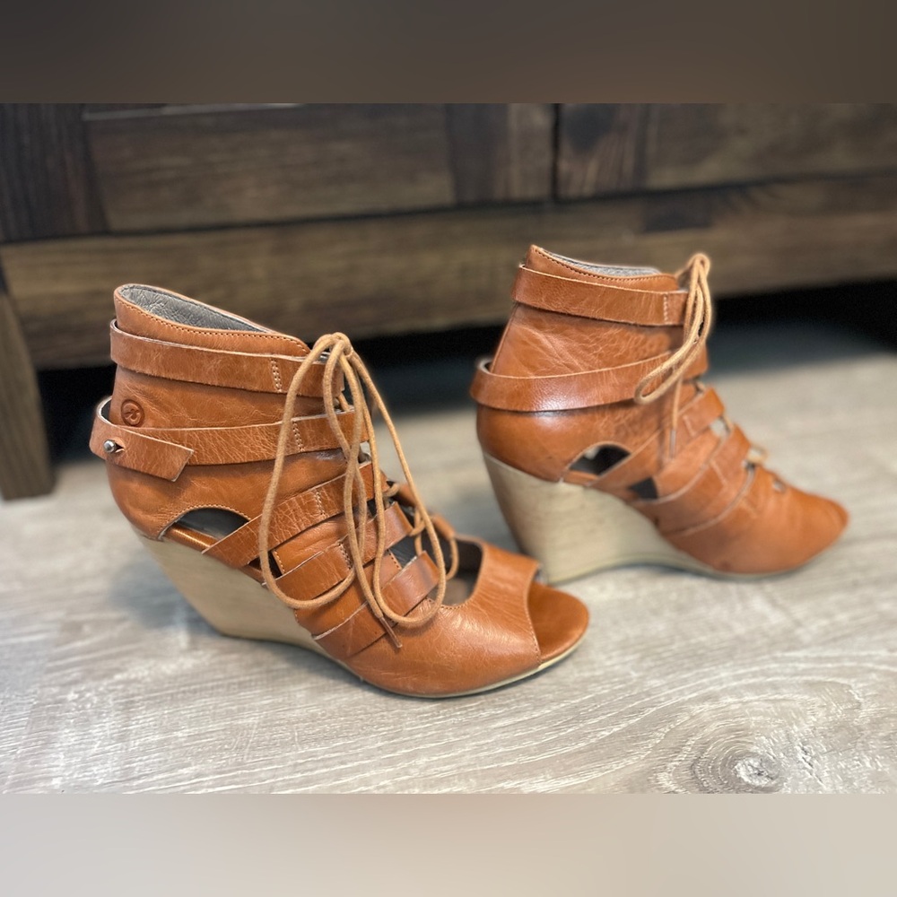 Bronx ankle wedge boot, lace-up, size 7
